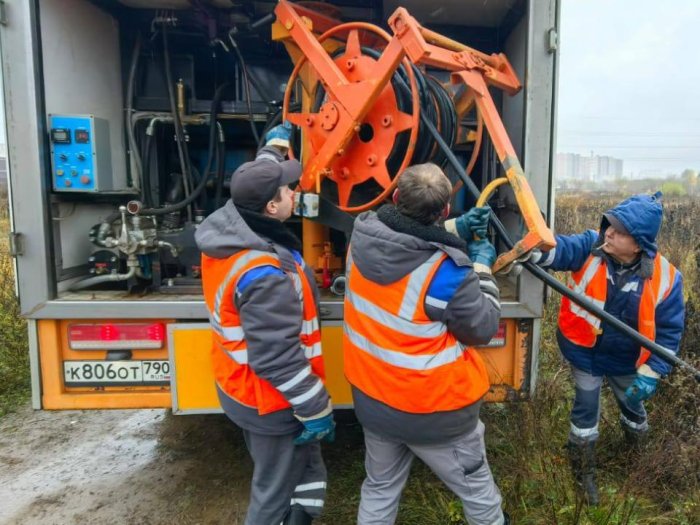 Успешно устранён засор на канализационном коллекторе у домов № 26–30 по улице Чистопольской