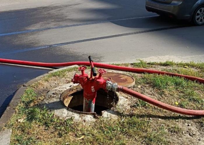 Проведены работы по промывке водопроводных сетей в микрорайоне Павлино, дома № 15-37