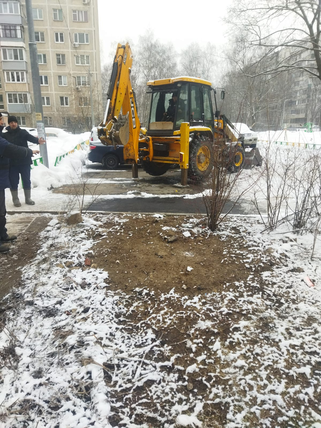 Ликвидирована утечка на внутриквартальном трубопроводе отопления у дома №19 по улице Фадеева